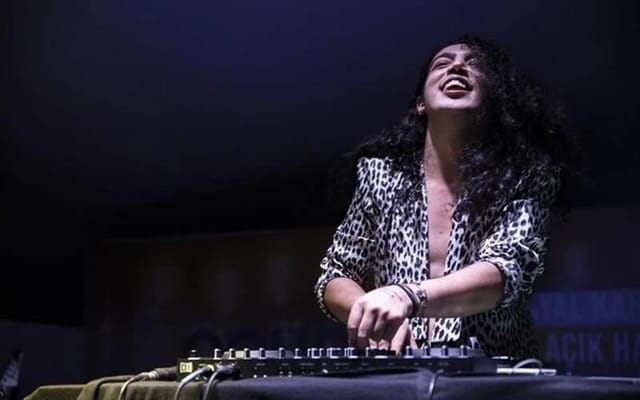 Dj Ali Taş ile 90’lar 2000’ler Türkçe Pop Gecesi