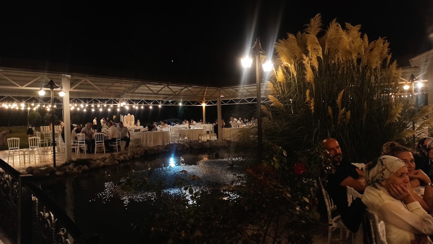 Küçük Göl Kır Bahçesi — fotoğraf 1